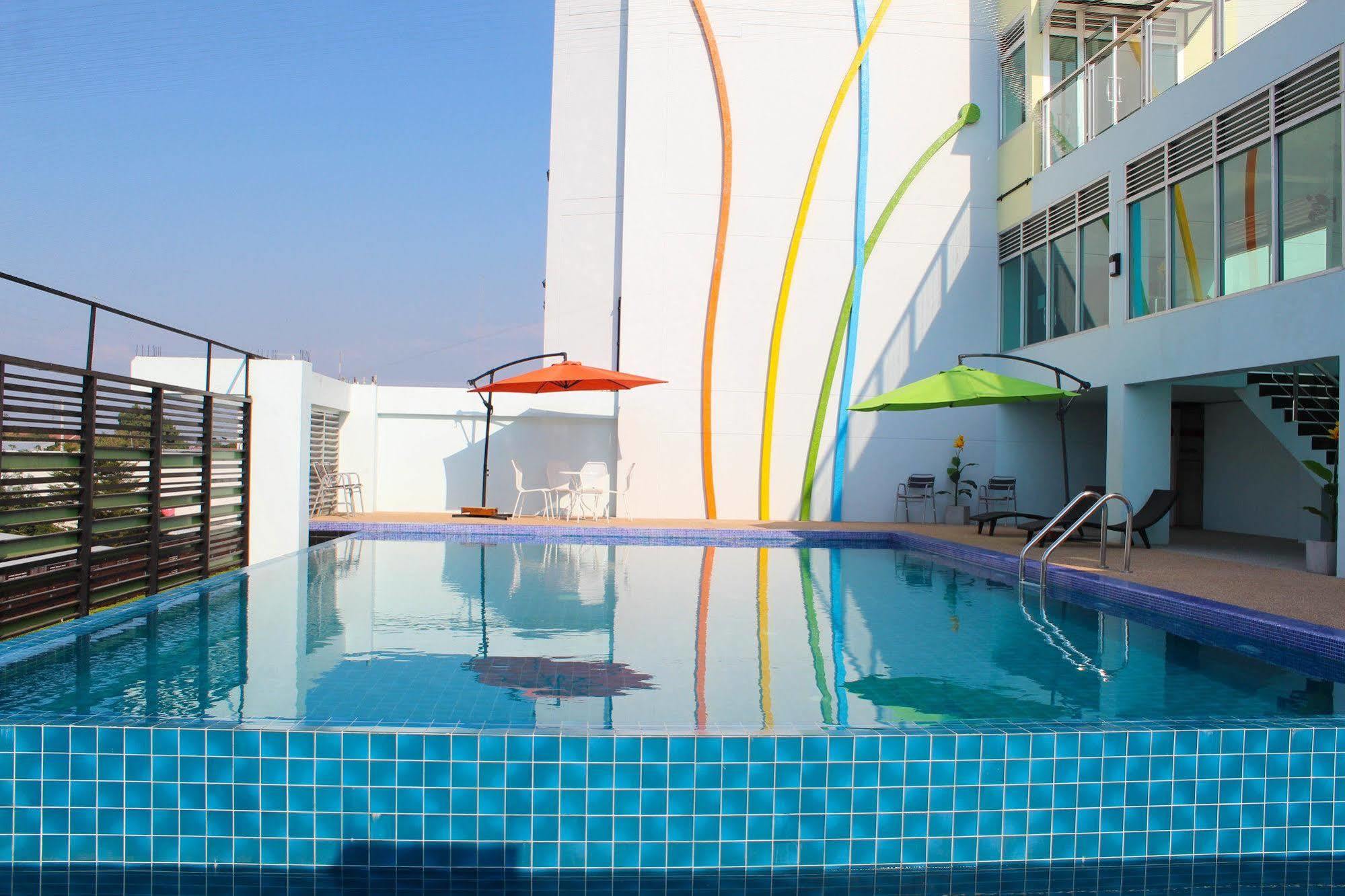 נאקהון סאוואן 42C The Chic Hotel מראה חיצוני תמונה