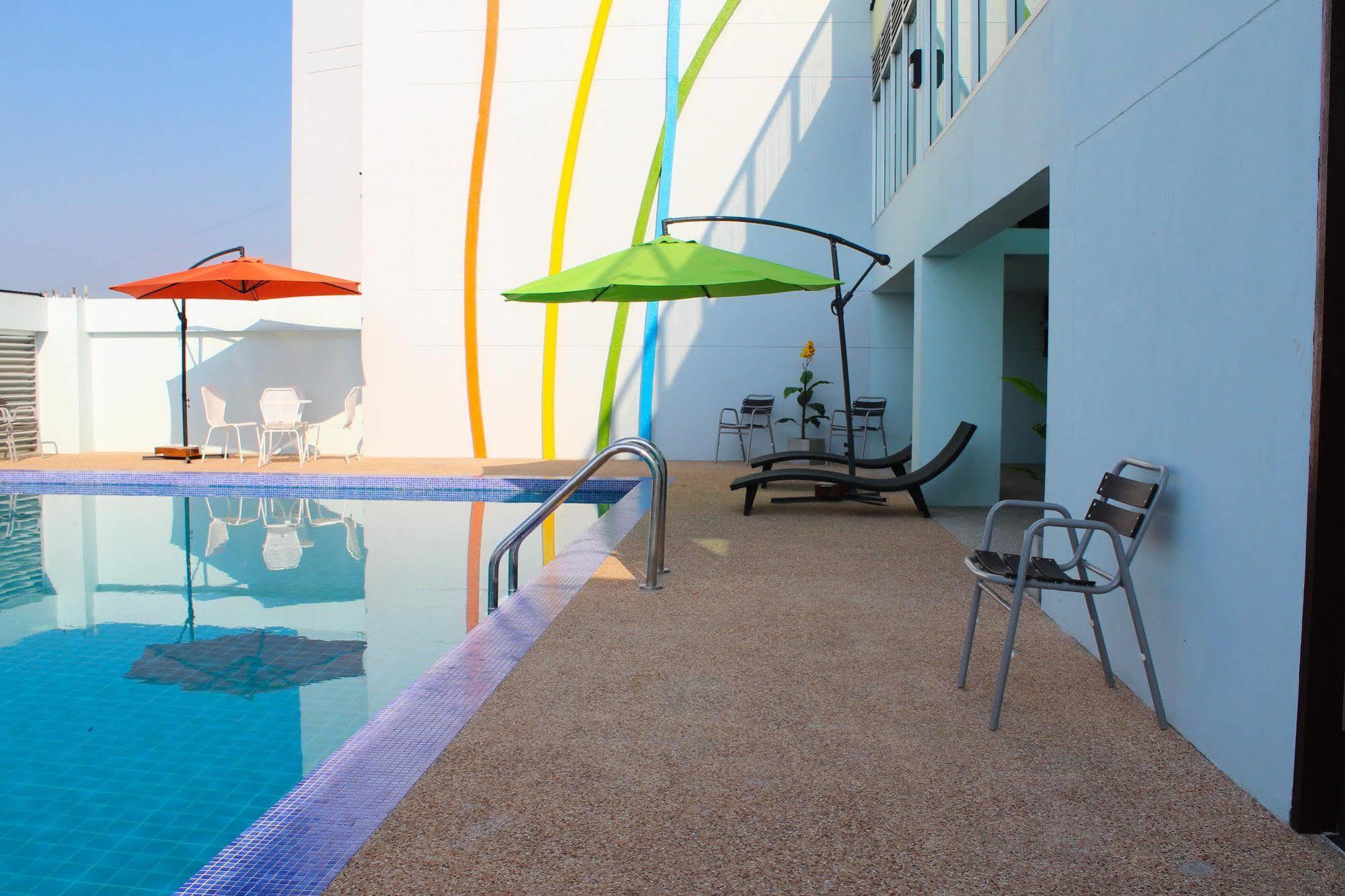 נאקהון סאוואן 42C The Chic Hotel מראה חיצוני תמונה